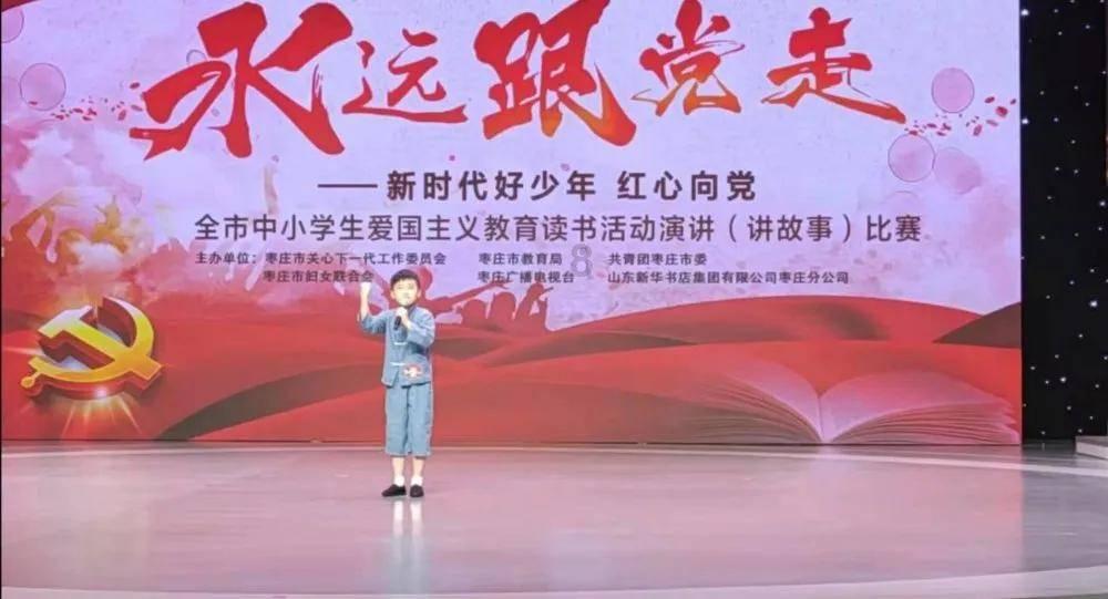 迷失在街头的男孩